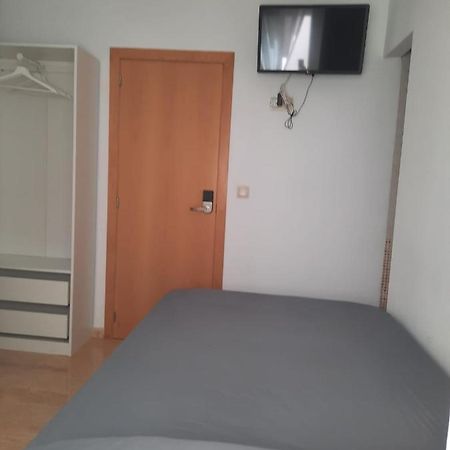 Single Room In My Apartment At The Beach バレンシア エクステリア 写真