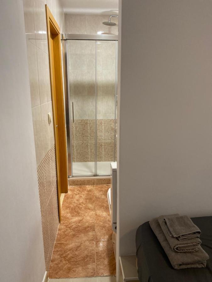 Single Room In My Apartment At The Beach バレンシア エクステリア 写真