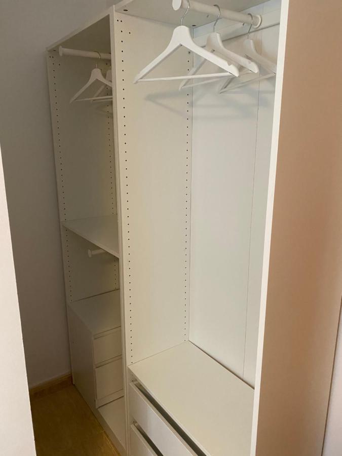 Single Room In My Apartment At The Beach バレンシア エクステリア 写真