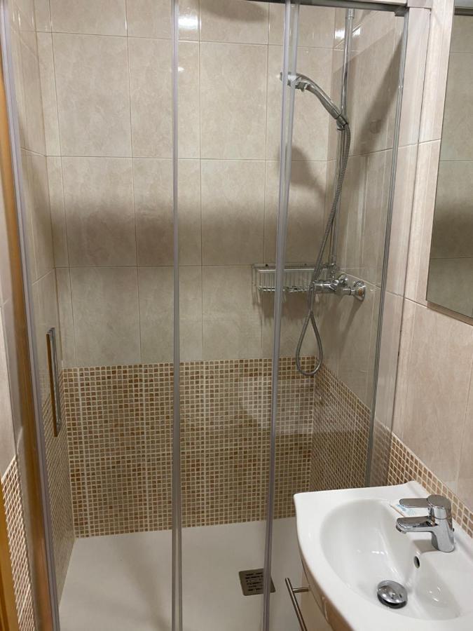 Single Room In My Apartment At The Beach バレンシア エクステリア 写真