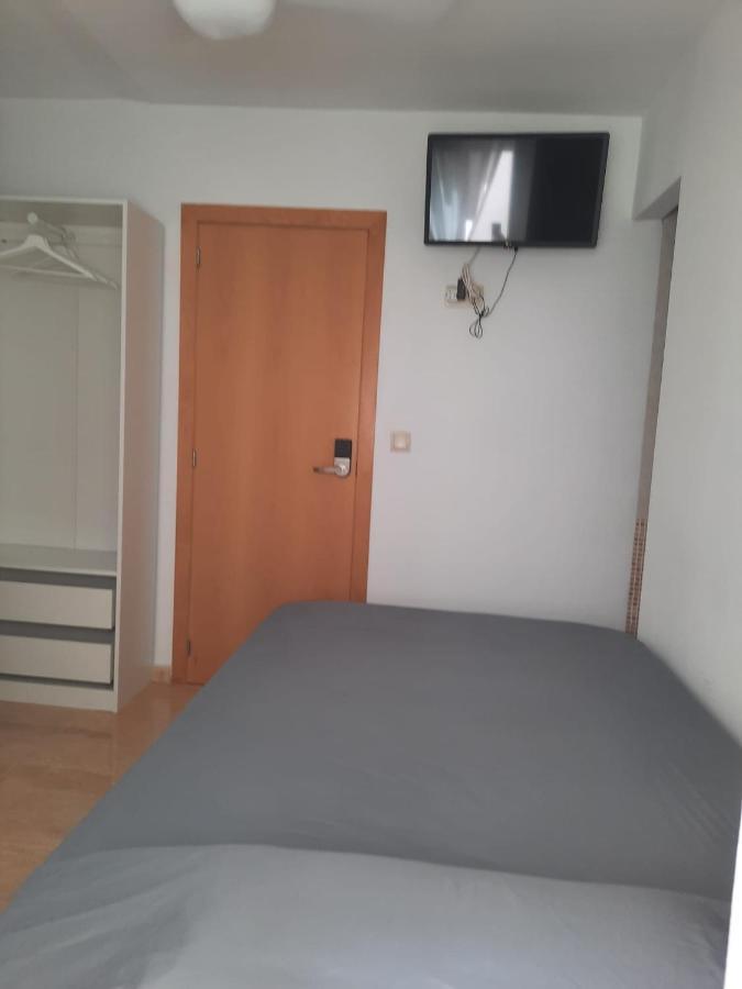Single Room In My Apartment At The Beach バレンシア エクステリア 写真